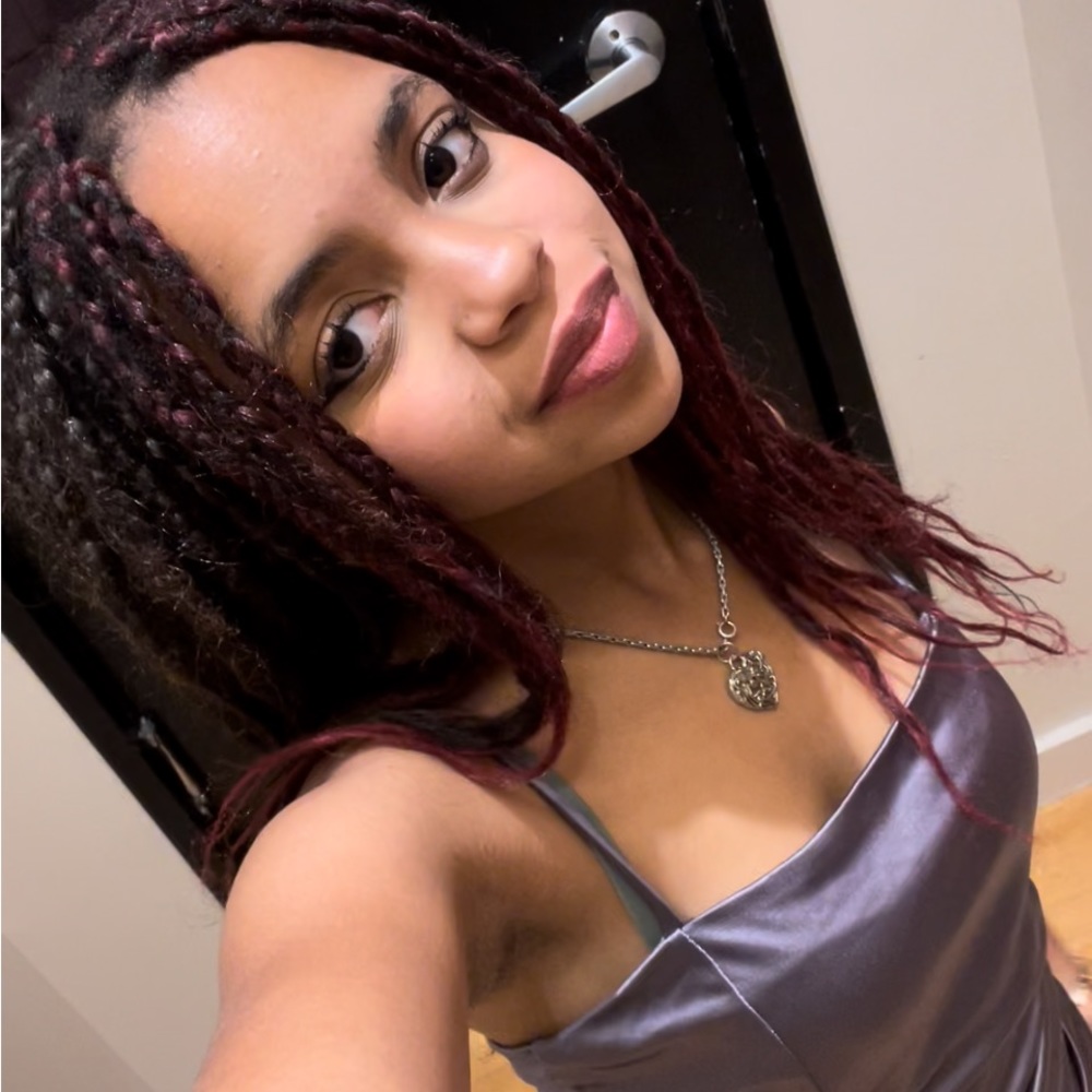 Meet your Posher, Alexia